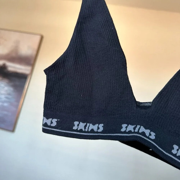 SKIMS SEAMLESS RIB Intimates PLUNGE BRALETTE - NWT ONYX size XXS - Picture 5 of 7